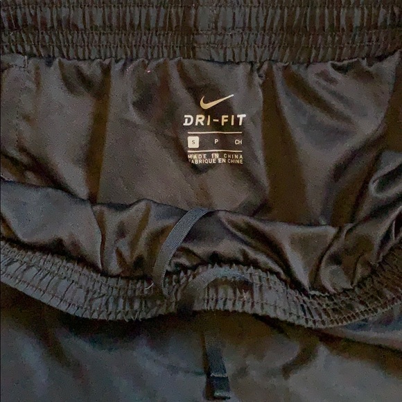Nike black athletic shorts - Picture 4 of 4